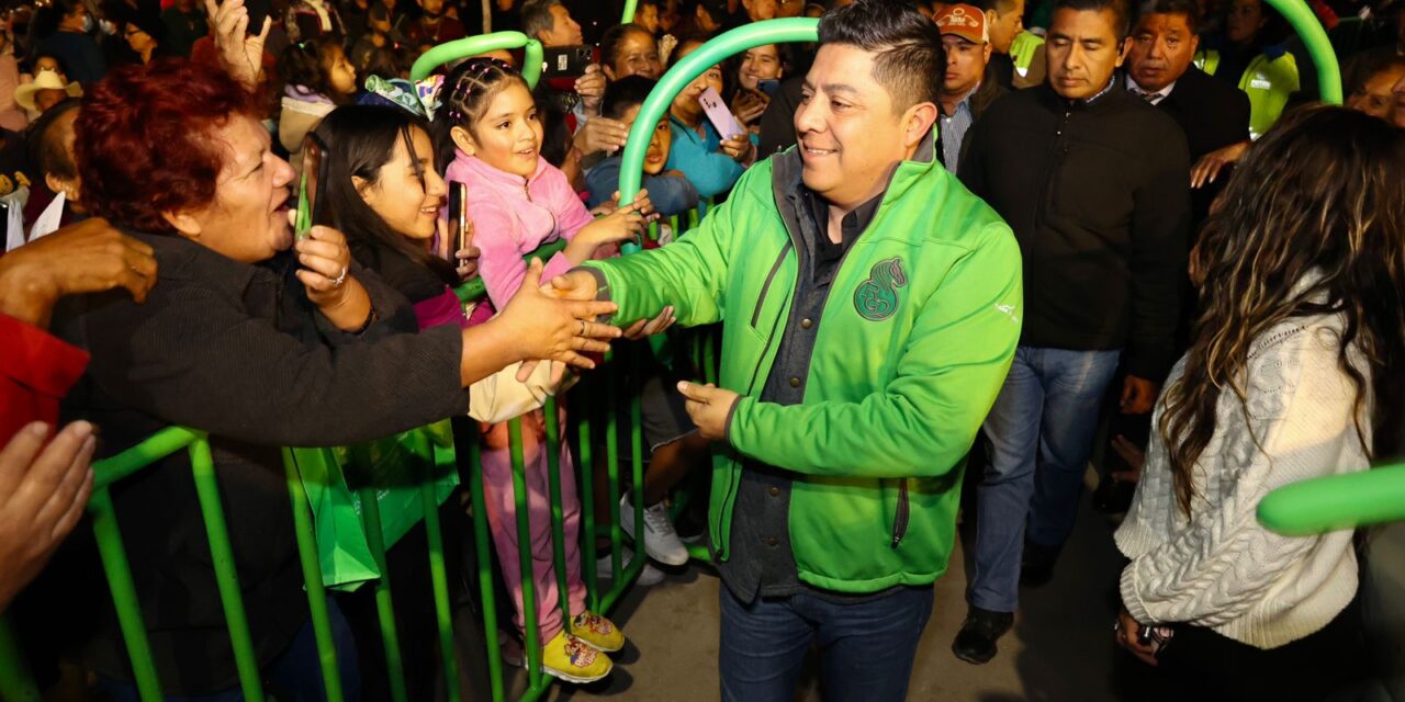 Gobierno del apoyo lleva la alegría de la Navidad a colonias de la capital