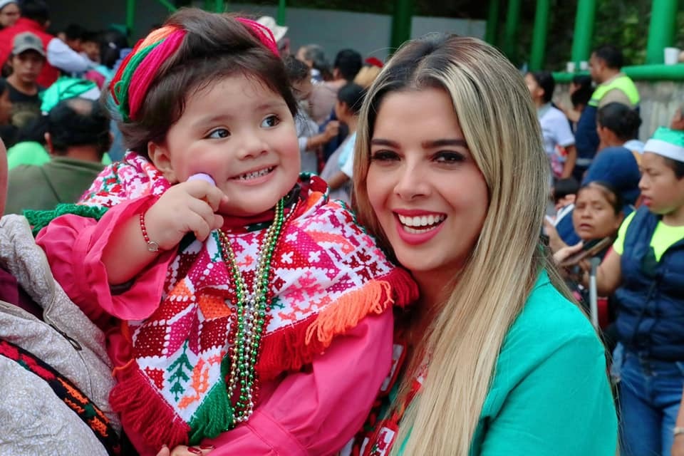 DIF estatal lleva posadas navideñas a la huasteca potosina