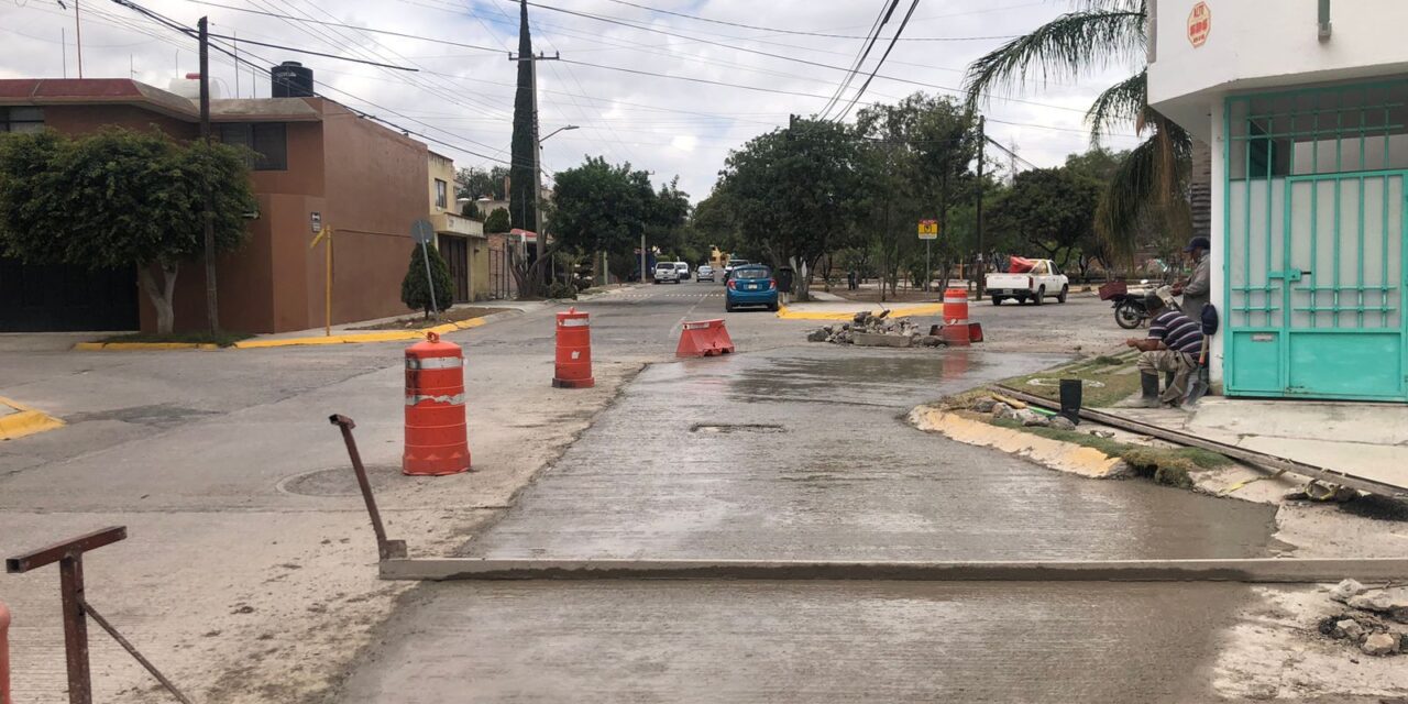 Ayuntamiento de San Luis Potosí realiza trabajos de bacheo en calles y avenidas de la ciudad