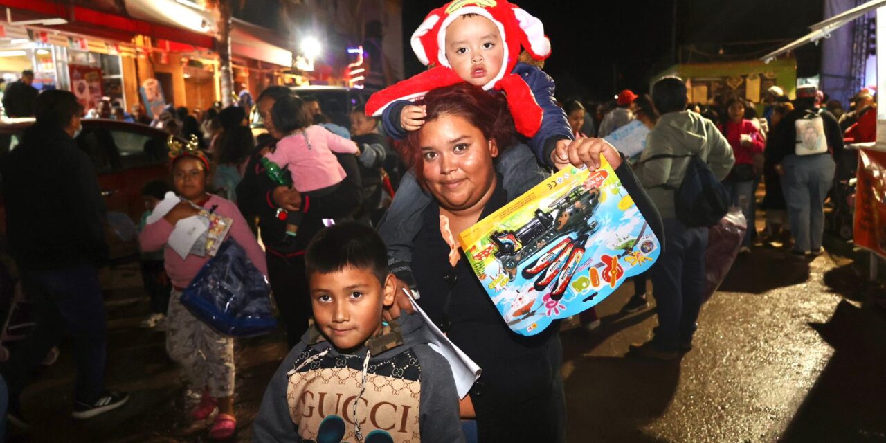 Familias de la zona metropolitana celebran posadas navideñas