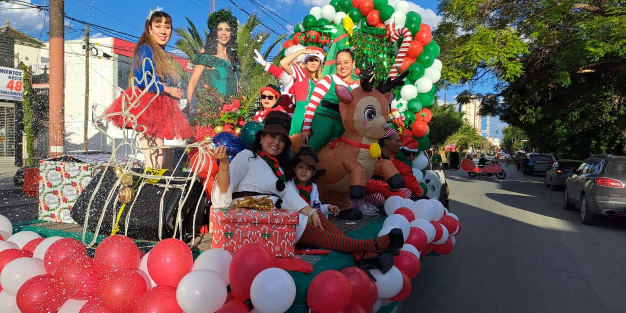 Caravana navideña del SEER trajo alegría al Centro Histórico