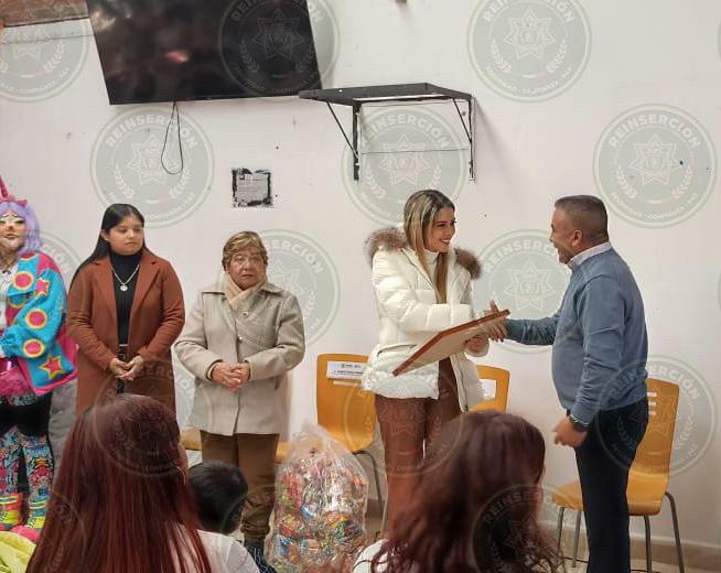 DIF estatal lleva convivencia navideña a mujeres privadas de la libertad