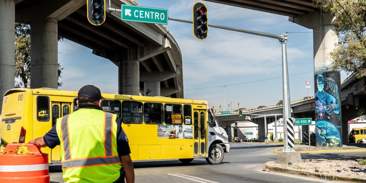 Semáforos de la glorieta Juárez entran en funcionamiento