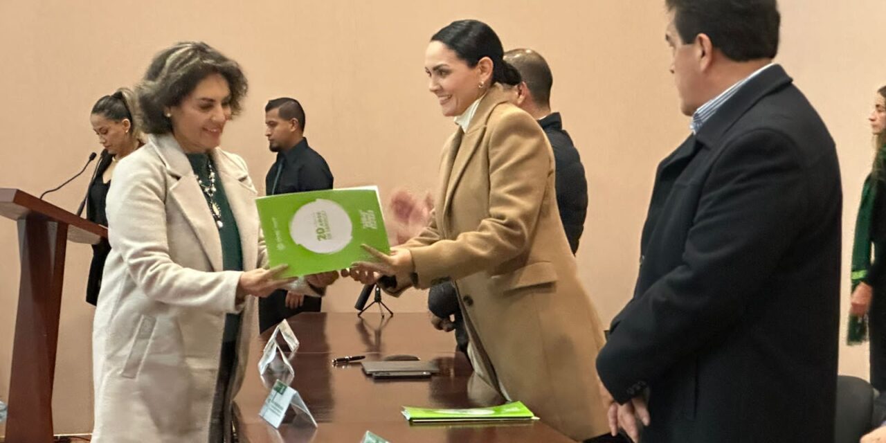 Trabajadores de salud reciben estímulos de antigüedad