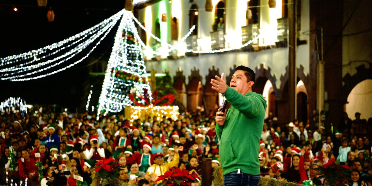 Ricardo Gallardo lleva la alegría de la navidad a municipios de la huasteca