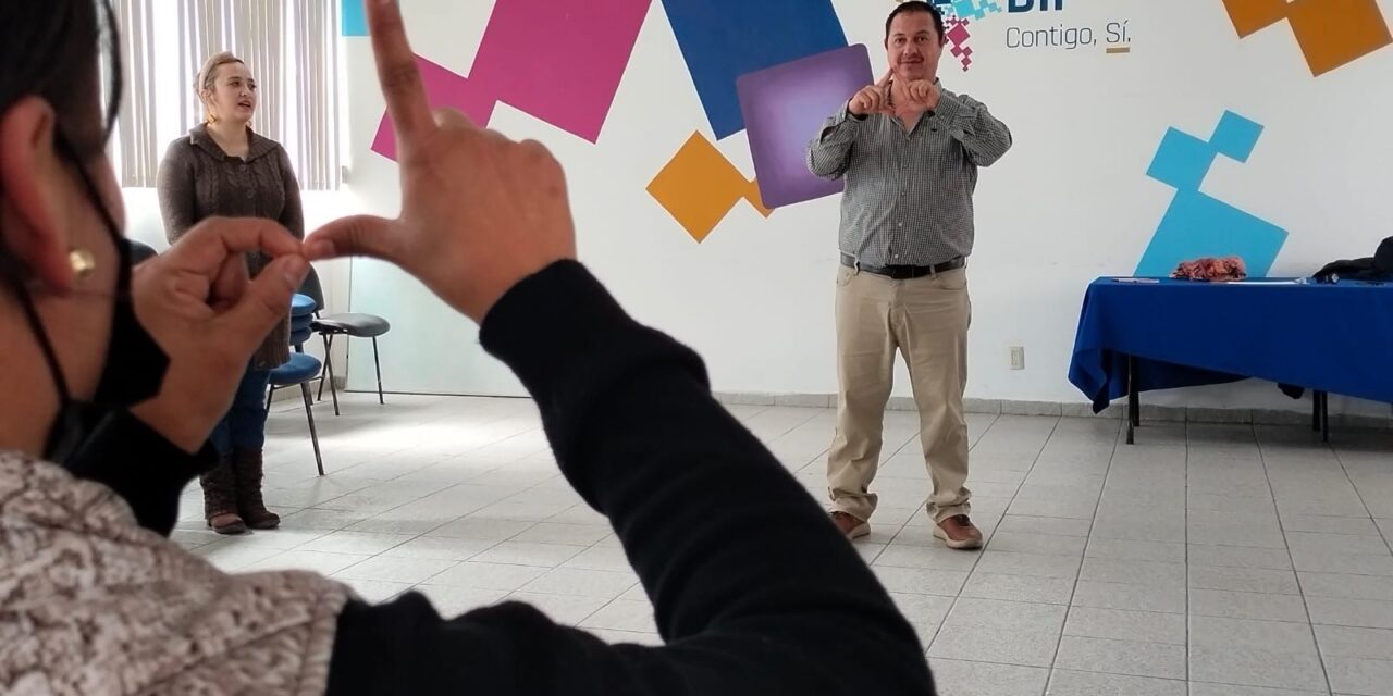 DIF Capitalino fomenta una sociedad más inclusiva con cursos básicos de Lengua de Señas Mexicana