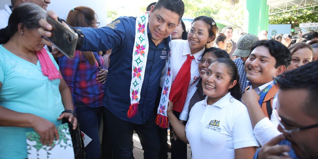 Arrancará Ricardo Gallardo programa de internet con 200 mil chips para estudiantes
