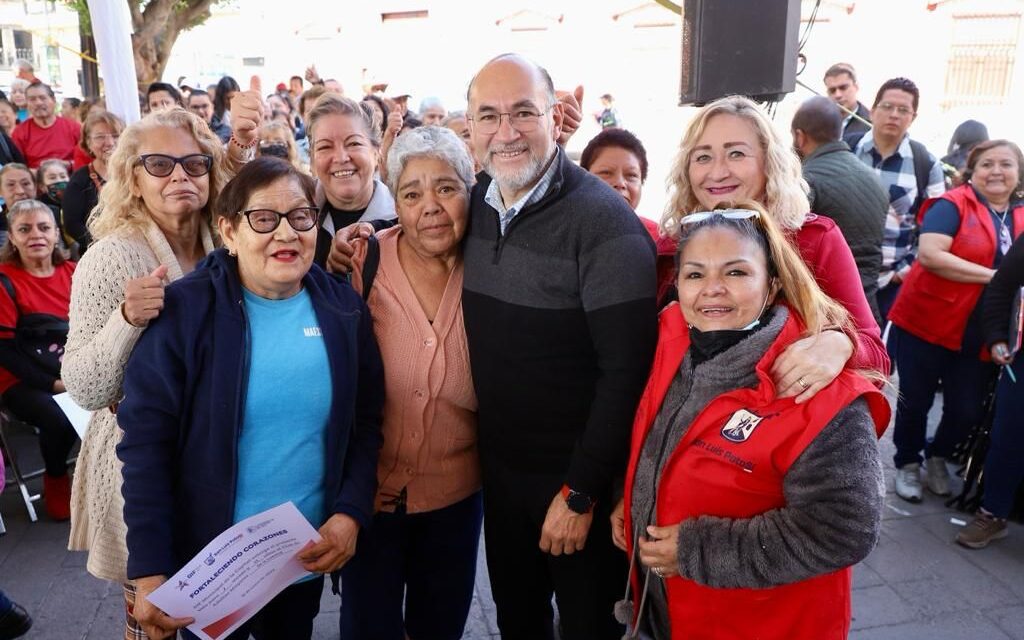 DIF Municipal de San Luis Capital entrega mobiliario nuevo a los Clubes de Adultos Mayores