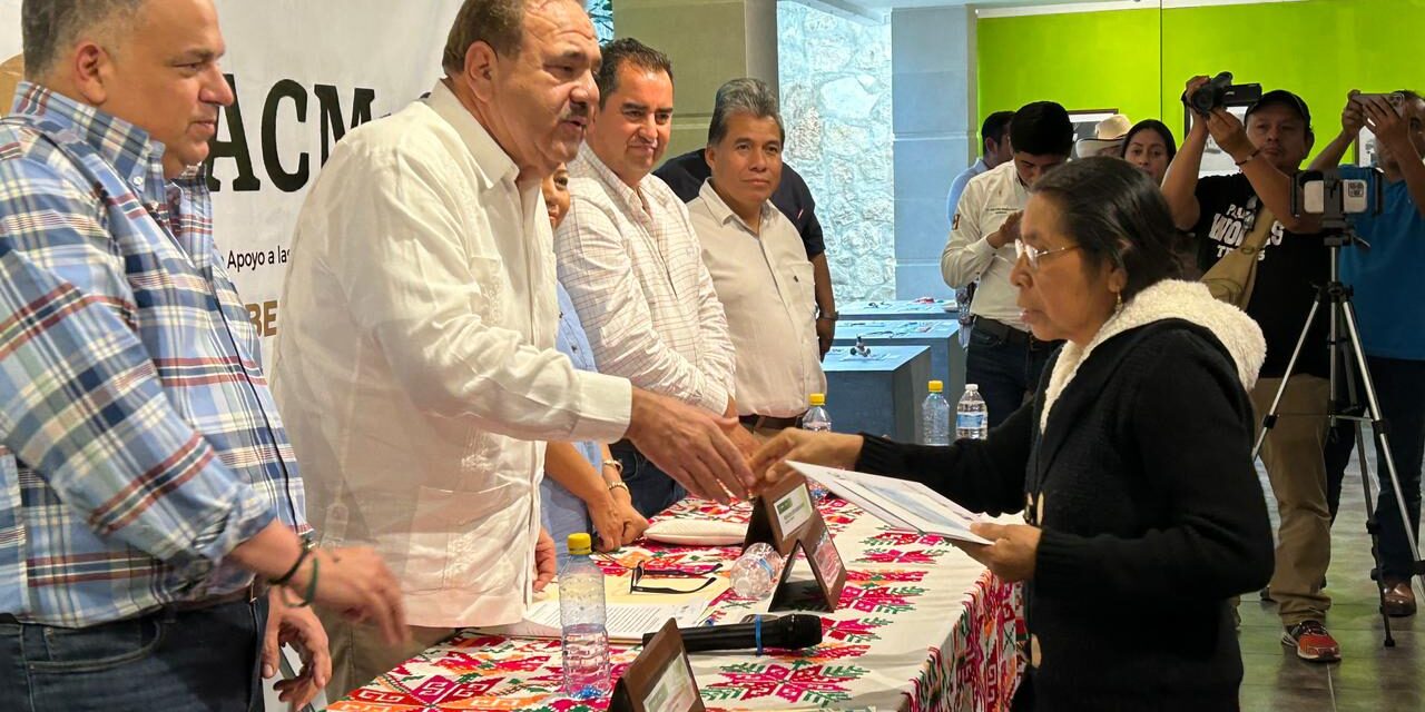 Gobierno entrega estímulos del programa de apoyo a proyectos culturales