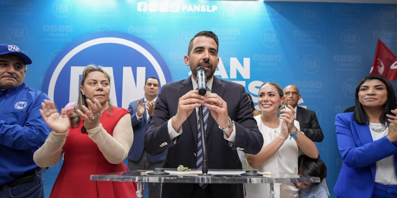 Rubén Guajardo se registra al quinto distrito local