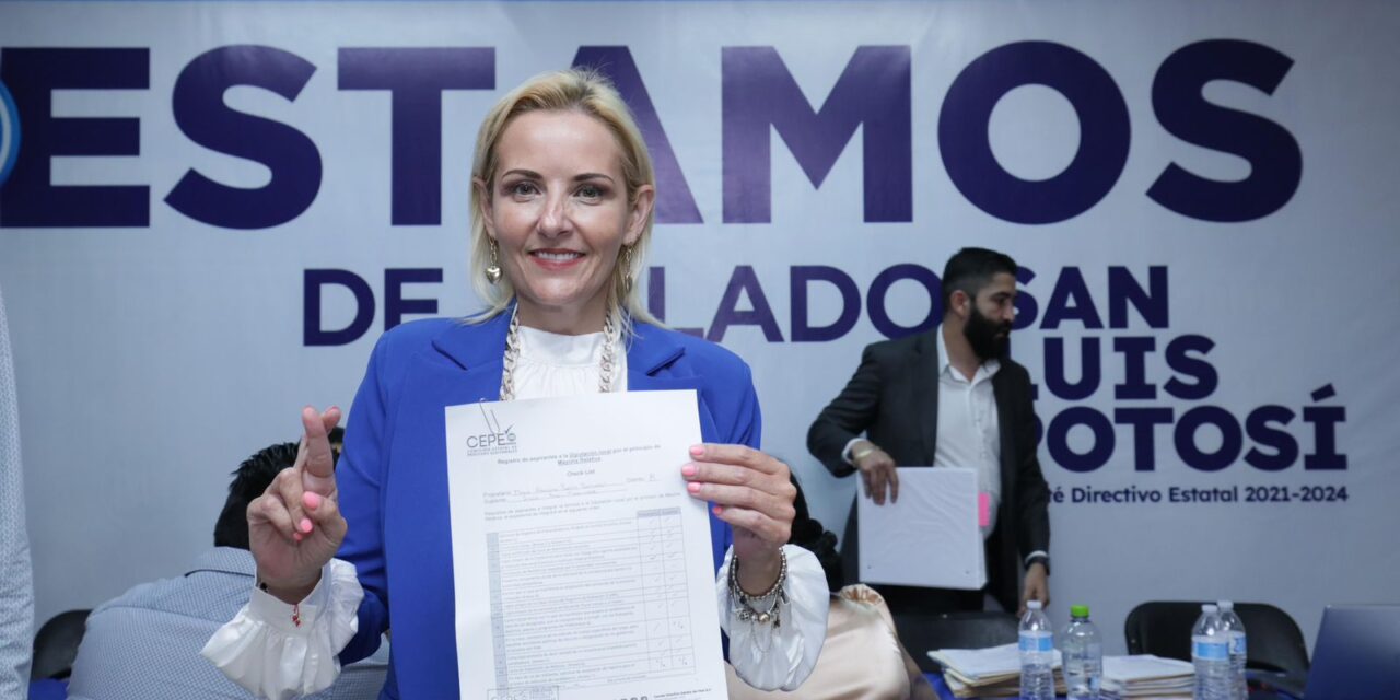 Se registra Aranza Puente como precandidata por el octavo distrito local