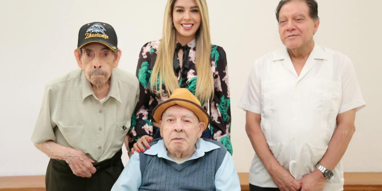 DIF estatal brinda apoyo a adultos mayores que perdieron su casa en incendio