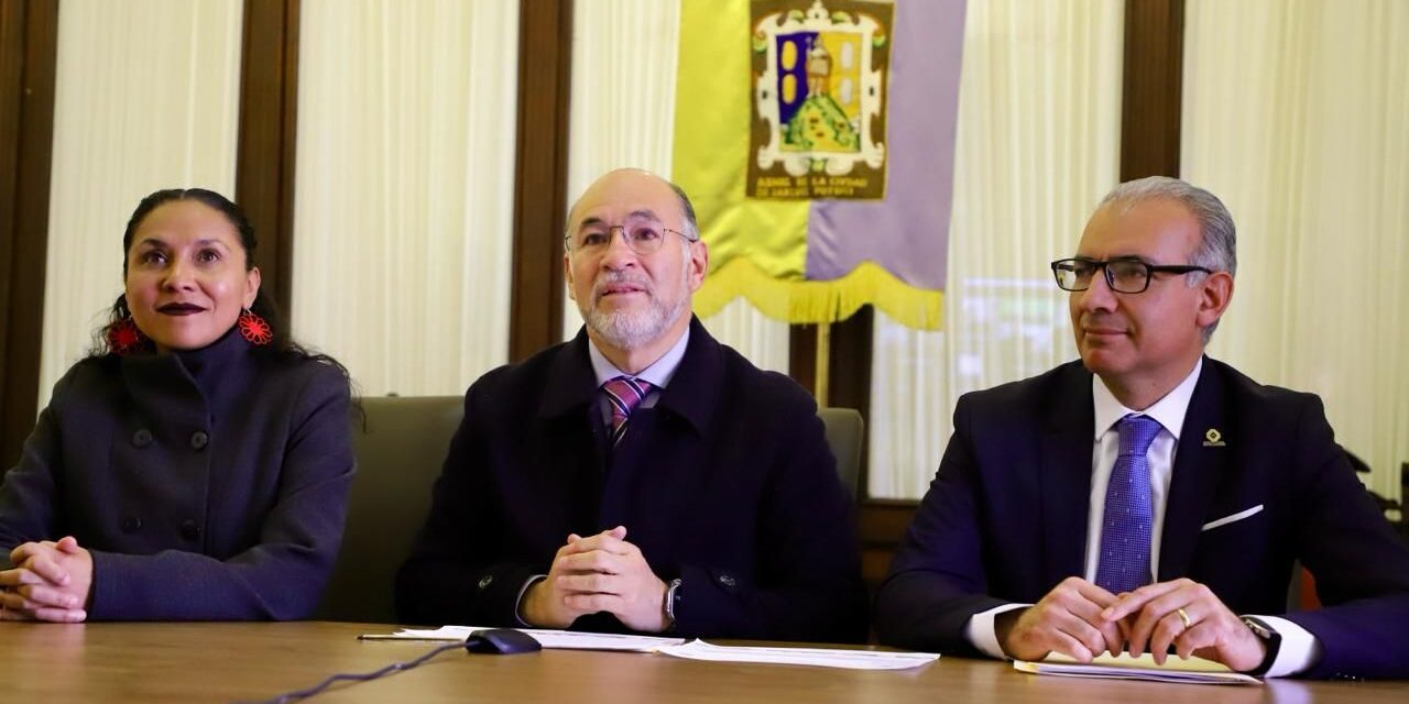 Alcalde Galindo promueve internacionalmente a San Luis Capital; presenta a embajadores y cónsules la Guía Turística