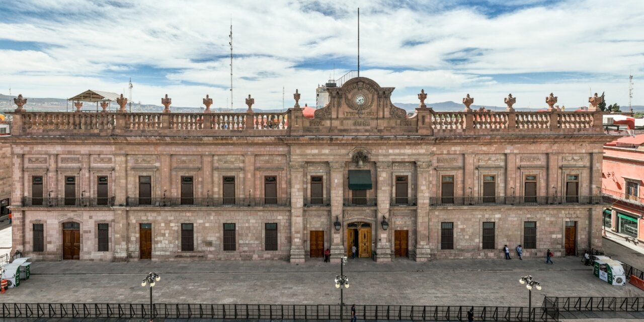 Las y los funcionarios estatales deben redoblar esfuerzos en beneficio de la ciudadanía
