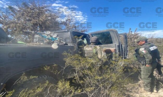 Despliegue operativo contra delincuencia en Guadalcázar permite aseguramiento de vehículos, equipo táctico y poncha llantas.