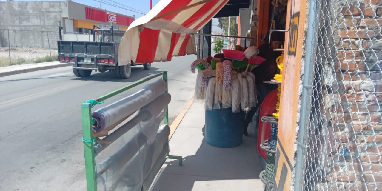 La Dirección de Comercio del Ayuntamiento de SLP atiende reportes ciudadanos en avenida Papagayo y calles aledañas