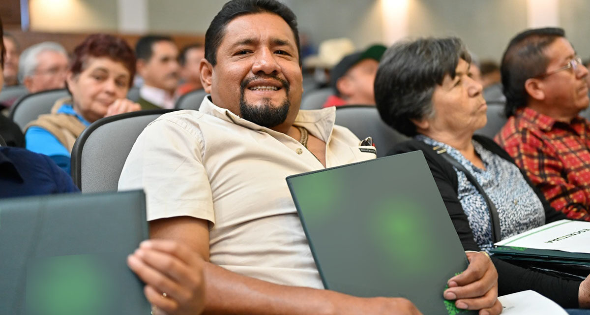 Familias capitalinas cuentan con certeza jurídica sobre su patrimonio