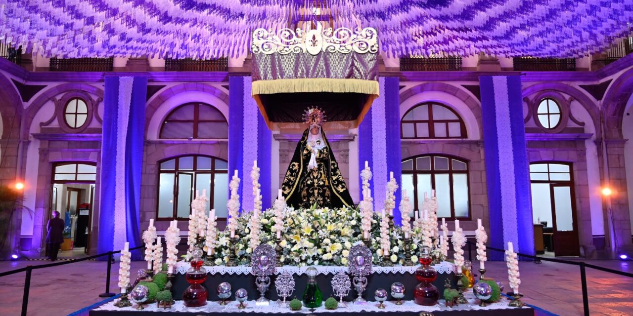 Inauguran en Palacio de Gobierno Monumental Altar de Dolores