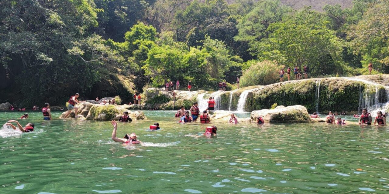 Gobierno y ayuntamientos brindan atención a turistas