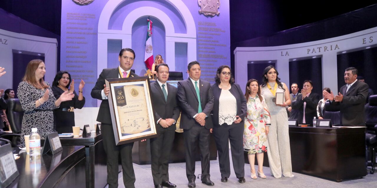 Otorgan la Presea al Mérito “Plan de San Luis”, post mortem, al ing. Enrique Auces Maciel.
