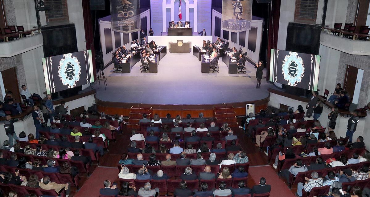 Se lleva a cabo sesión solemne para conmemoración del 2024 “Año del Bicentenario del Congreso Constituyente del Estado de San Luis Potosí”.