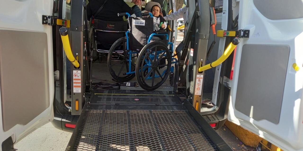 DIF Municipal ofrece recorridos de transporte adaptado para personas con discapacidad