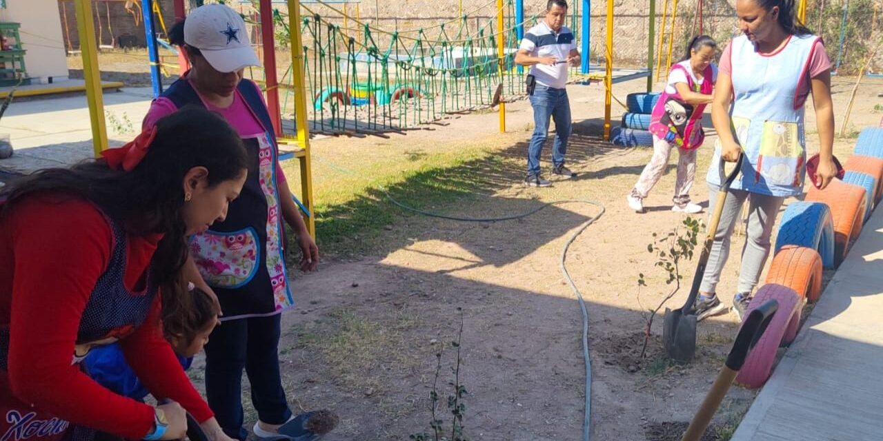 Escuelas de SLP atienden llamado del Ayuntamiento de la Capital para crear jardines polinizadores
