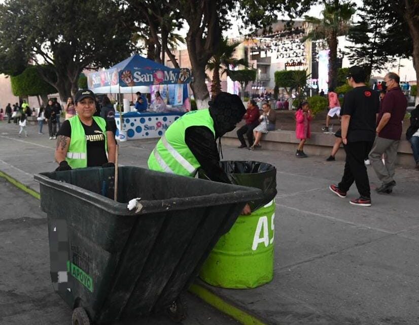 Efectivo operativo de limpieza durante desarrollo de FENAE 2024
