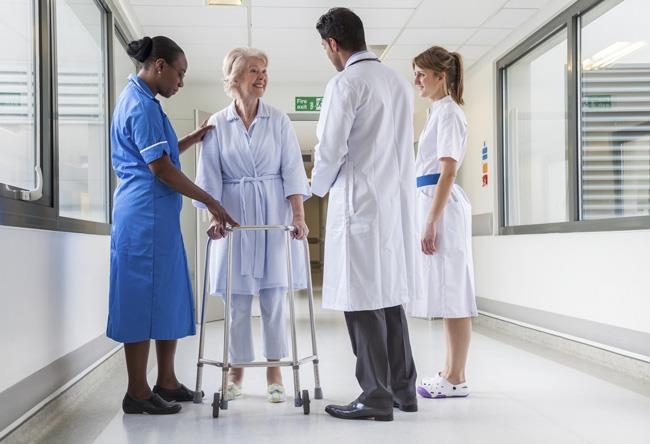 Anuncian más contrataciones a personal médico en San Luis