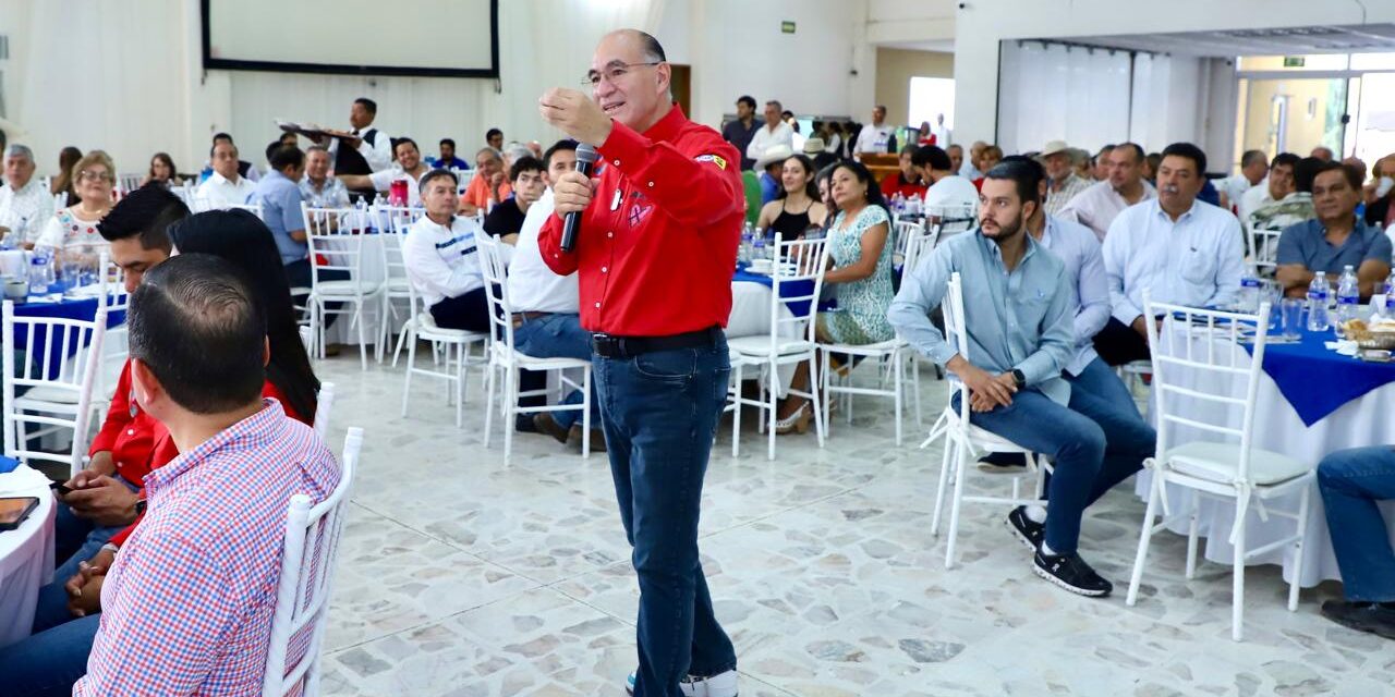 Huastecos radicados en SLP respaldan a Galindo por tener tres años más de trabajo