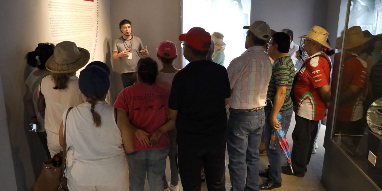 Promueve DIF recorridos culturales con personas adultas mayores