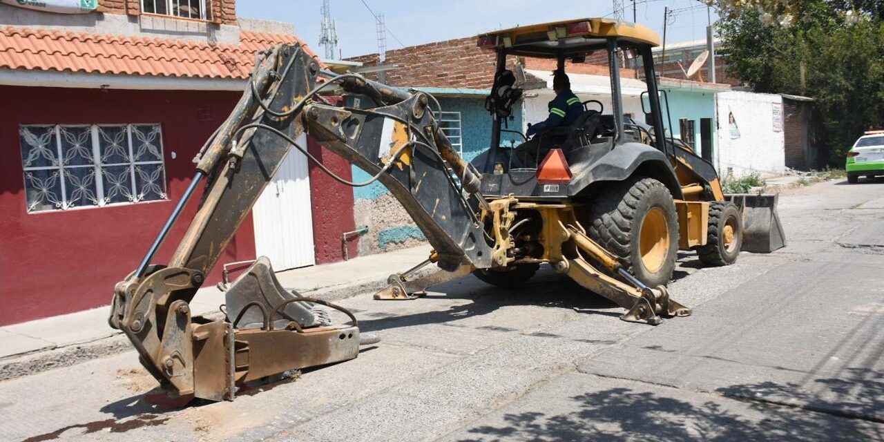 Más progreso con inicio de pavimentación de calle en San Antonio, en Soledad