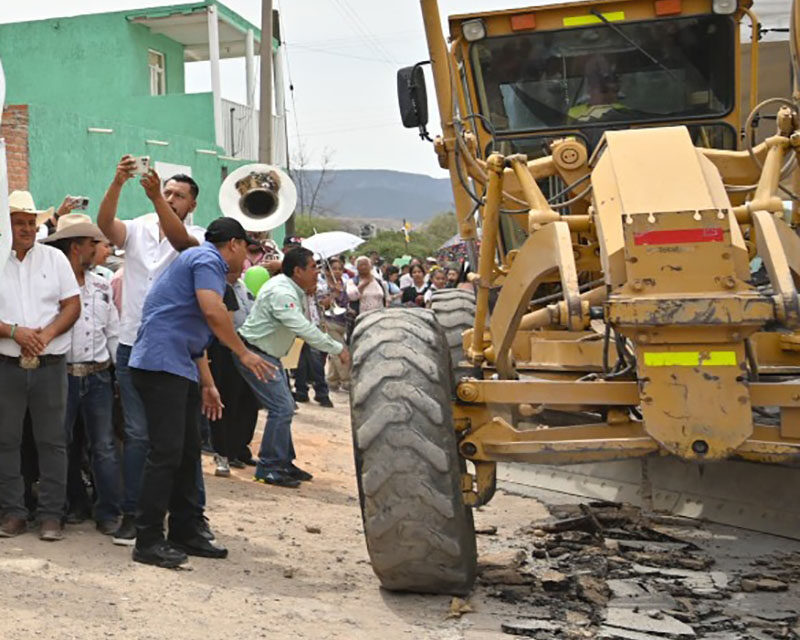 Fortalecen conectividad en Arriaga