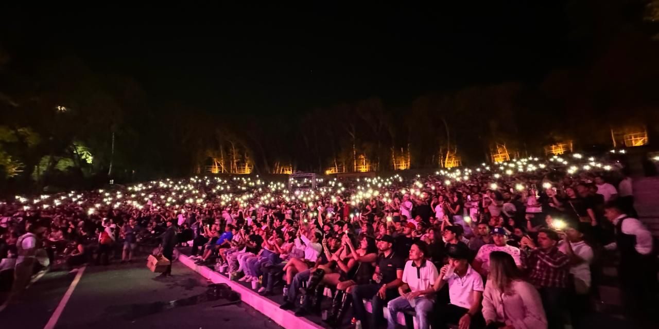 Oscar Maydon hace vibrar el Teatro de la Ciudad del Parque Tangamanga