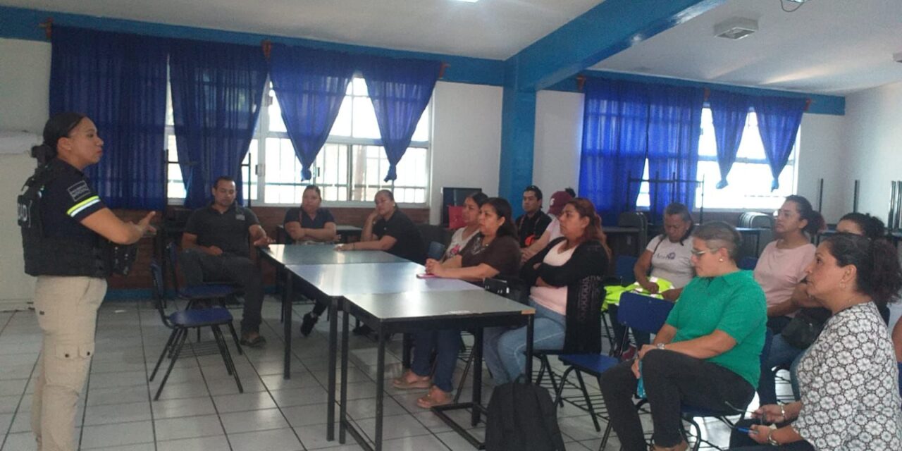 Policía Vial de la Capital realiza labores de reordenamiento vial en centros escolares