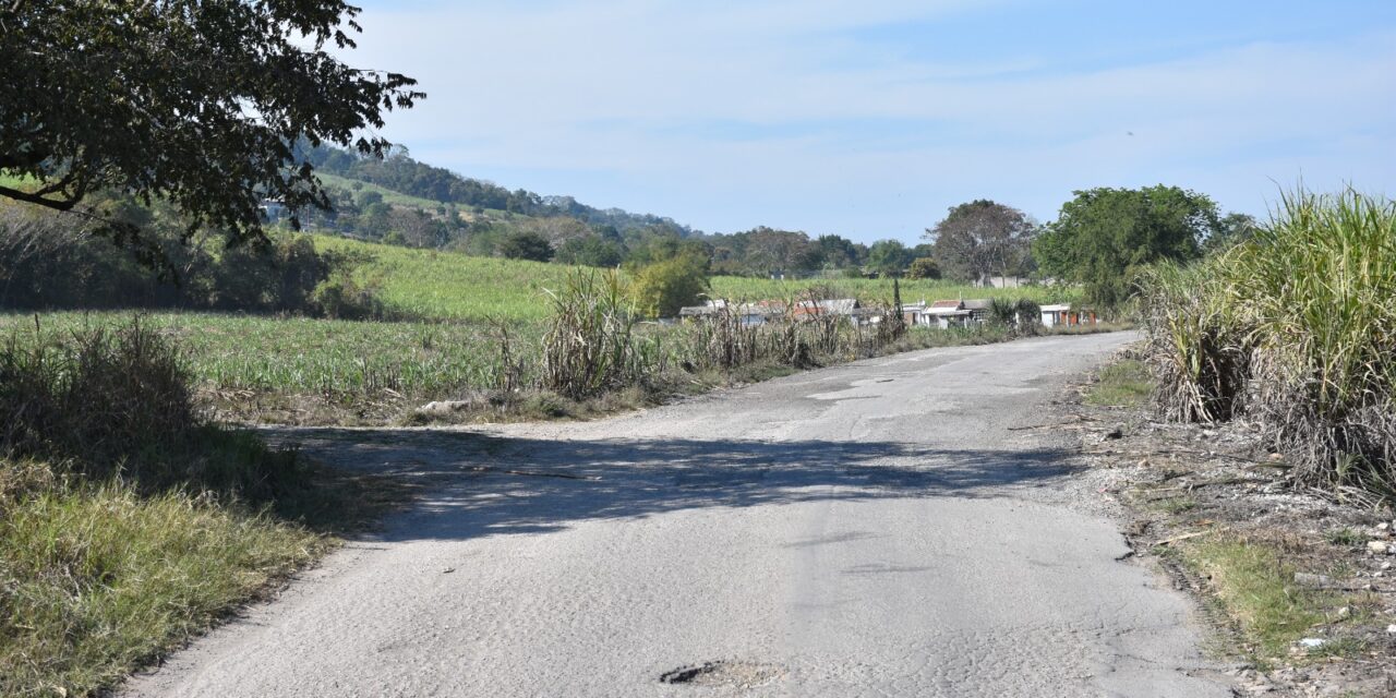 Se rehabilitan caminos de impacto turístico en Tamasopo
