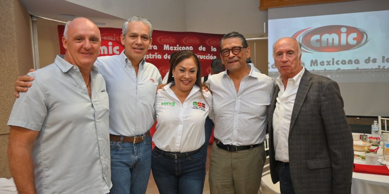 Sonia Mendoza se compromete con constructores