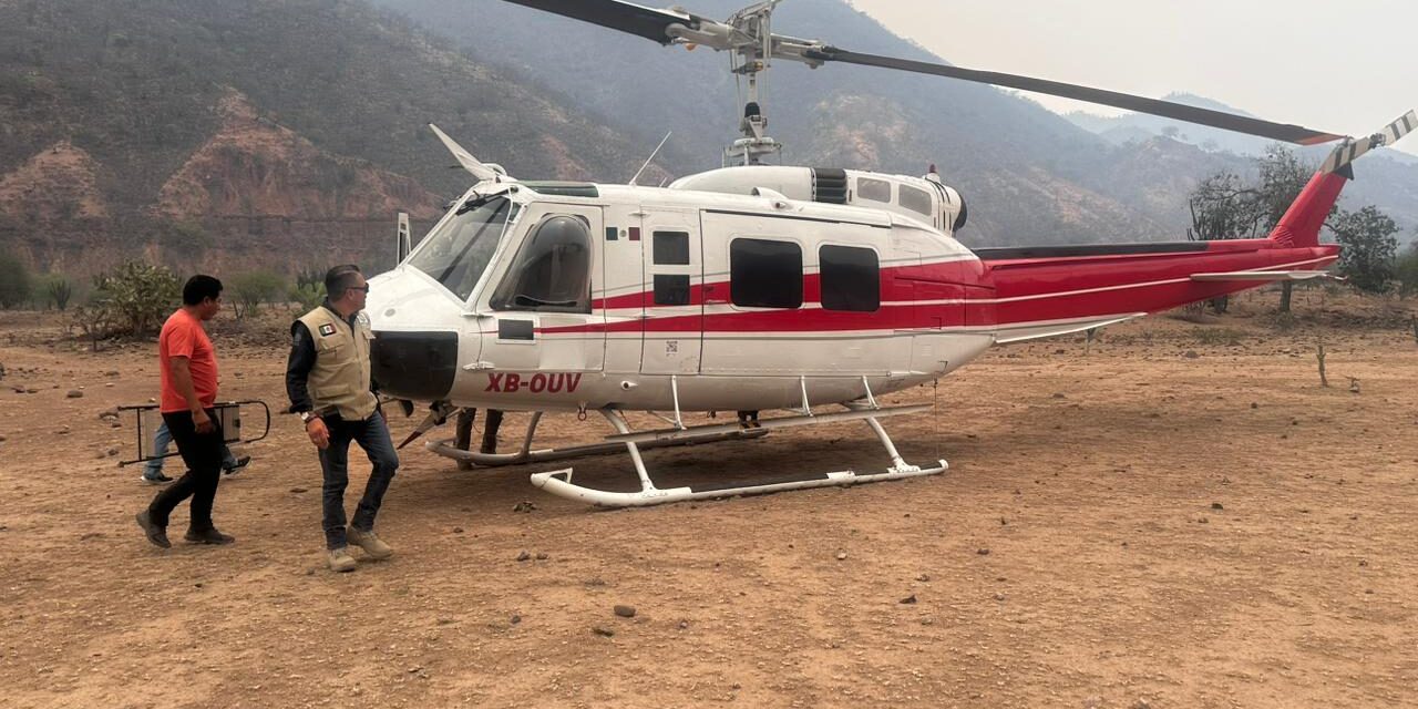Más elementos y equipo aéreo se suman a combate de incendio forestal en Santa María