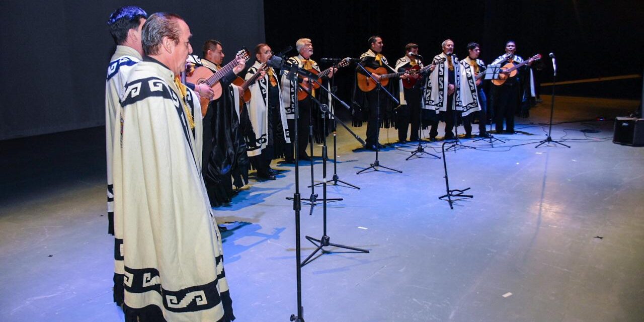 Madres soledenses disfrutaron memorable concierto de rondallas, en el teatro “Doroteo Arango”