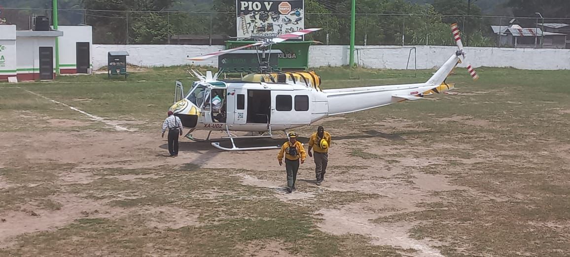 Gobierno estatal atiende incendio forestal en Xilitla