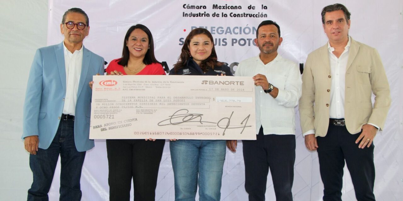 DIF municipal recibe donativo de la Cámara Mexicana de la Industria de la Construcción