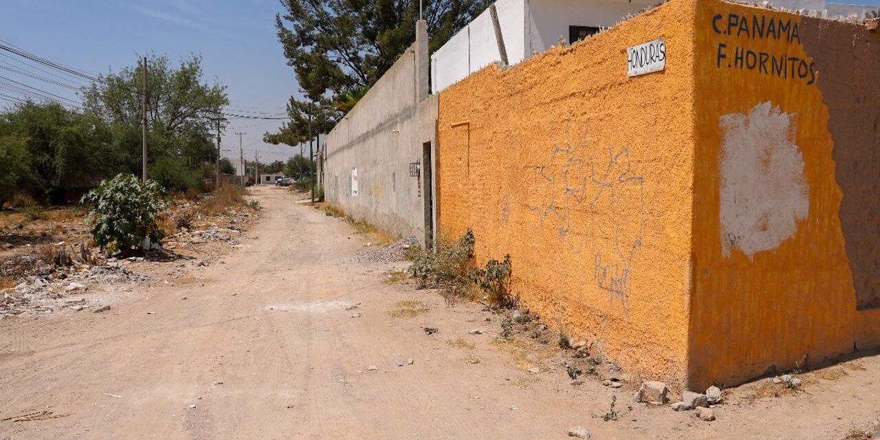 Municipio de Soledad inicia pavimentación de calles en colonia Genaro Vázquez