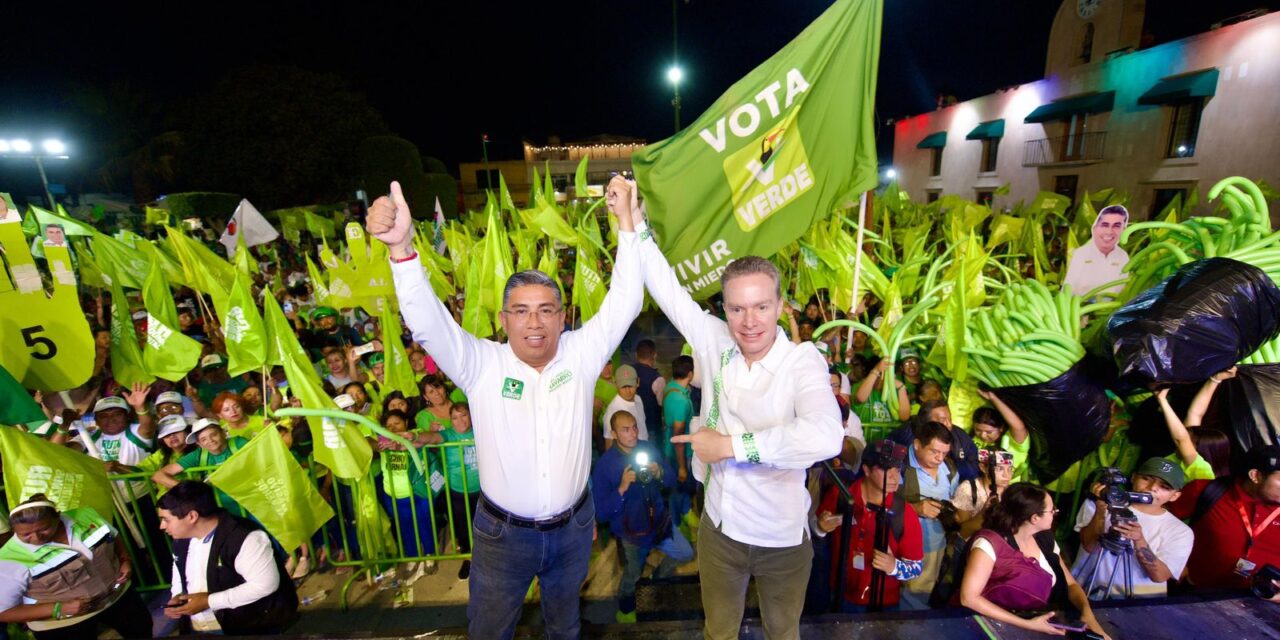 Juan Manuel Navarro va 4 a 1 arriba en las encuestas: Manuel Velasco