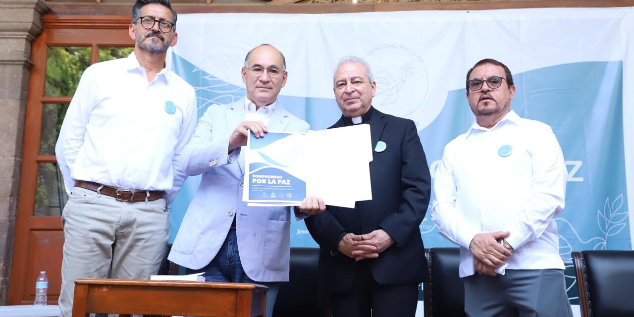 Enrique Galindo firma 28 Compromisos por la Paz