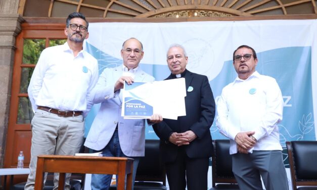 Enrique Galindo firma 28 Compromisos por la Paz