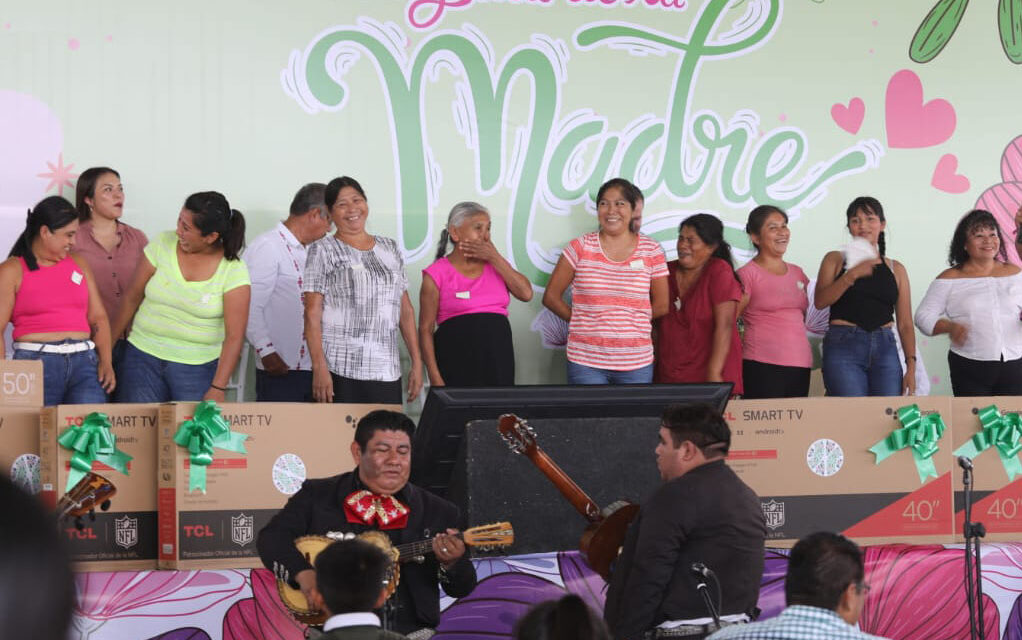Reconocen a madres potosinas