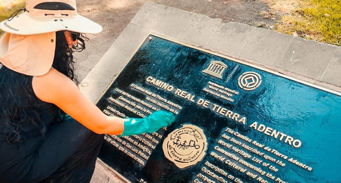 Ayuntamiento restaura placa conmemorativa del Camino Real de Tierra Adentro