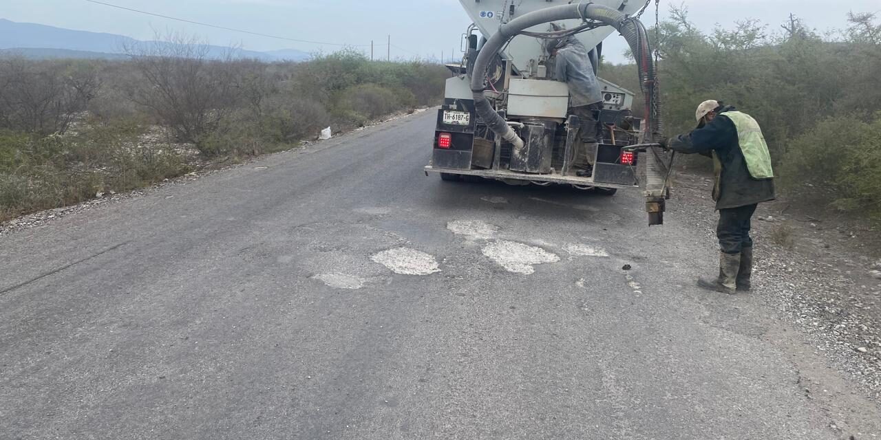 Gobierno estatal rehabilita camino a invernaderos de Santa Rita