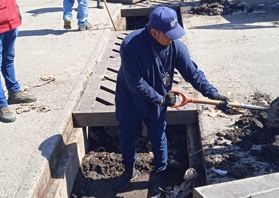 Gobierno de la Capital refuerza trabajos de limpieza en alcantarillado para prevenir inundaciones por lluvia