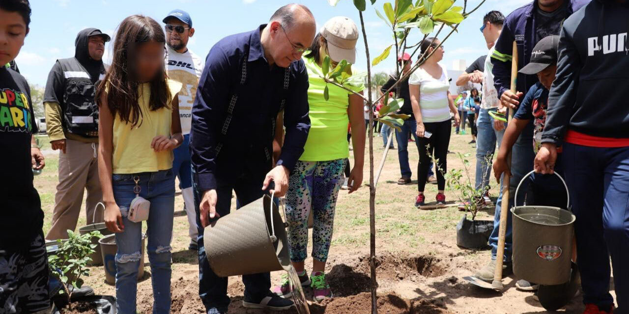 Alcalde Galindo se compromete a la municipalización y regularización de los servicios en Villa Magna